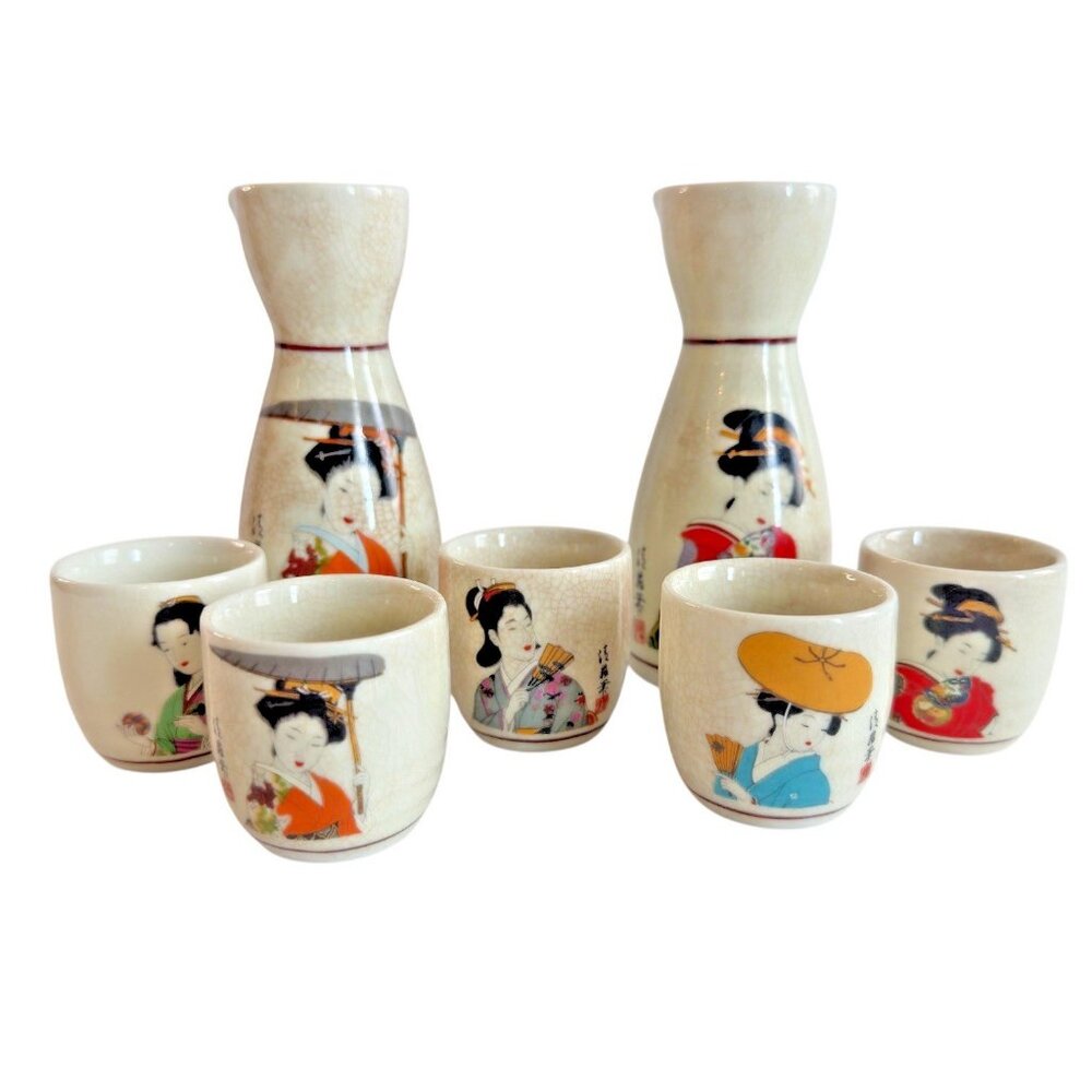 Japan Saki Set Geisha Kutani Porcelain 7pc 2 Tokkuri 5 Ochoko MCM Multicolor